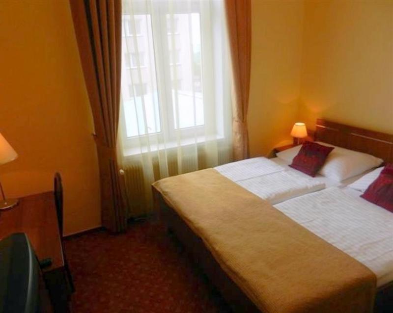 Hotel ตาบอร์ ภายนอก รูปภาพ