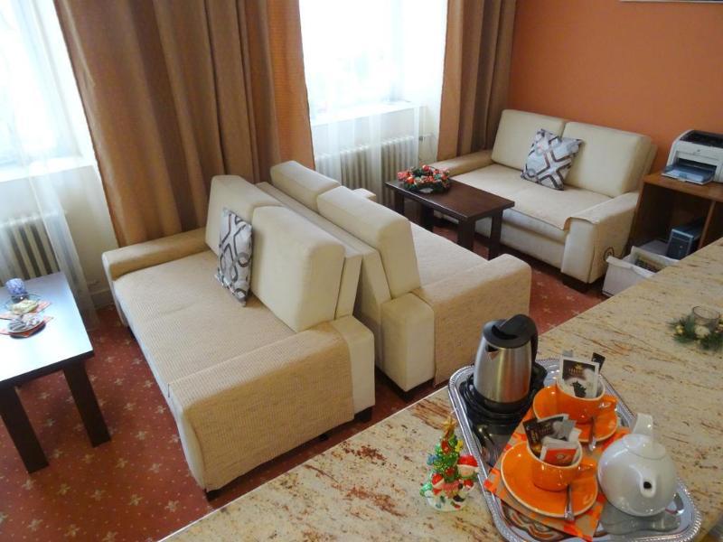 Hotel ตาบอร์ ภายนอก รูปภาพ