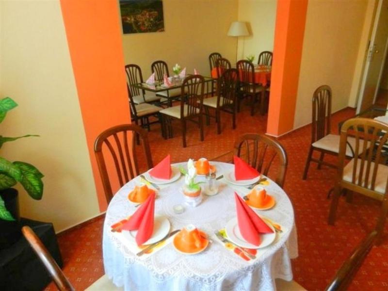 Hotel ตาบอร์ ภายนอก รูปภาพ